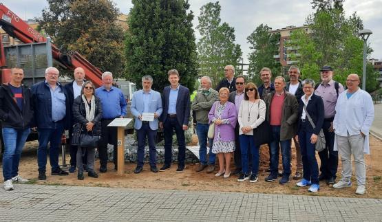 Als Symbol für die wachsende Verbindung zwischen den beiden Städten pflanzten Oberbürgermeister Dieter Krone und Bürgermeister Jordi Vinas einen Lorbeerbaum. 