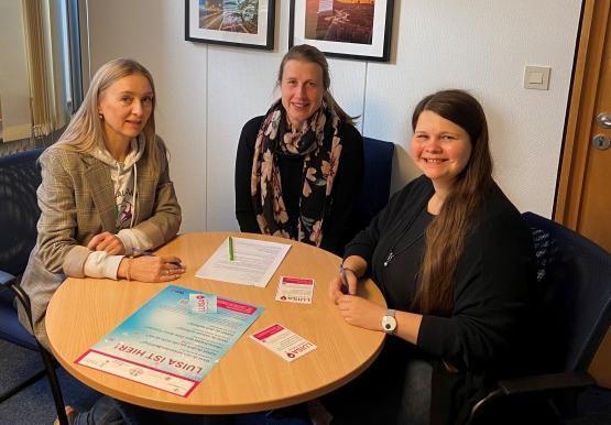 Natalia Grinke vom Kinder- und Jugendschutz der Stadt Lingen, Referentin Claudia Kothe von der Diakonie Emsland – Fachambulanz Sucht und die Lingener Gleichstellungsbeauftragte Katrin Warstat hoffen auf großes Interesse bei der Infoveranstaltung zum Thema KO-Tropfen.