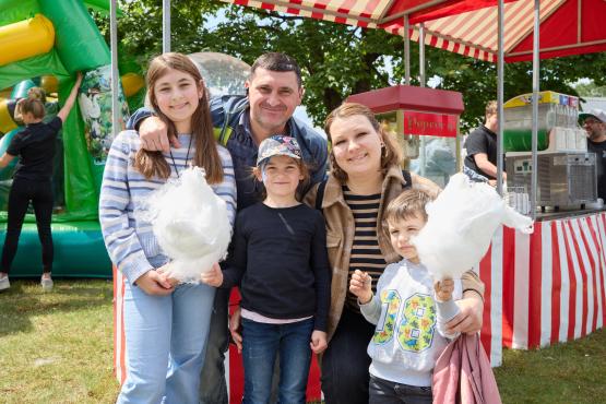 o „Familienfest Zuckerwatte“: Ein Tag für die ganze Familie: Beim Familienfest war für alle etwas dabei. 