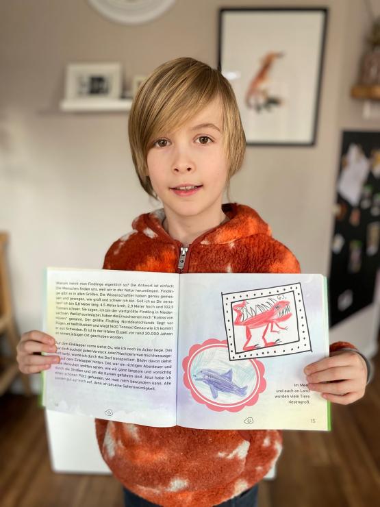 Kind mit Buch