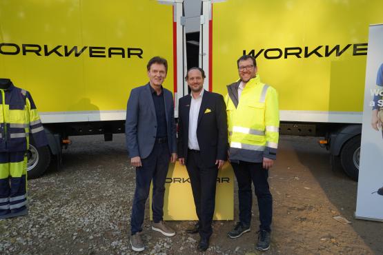 v.l. Oberbürgermeister Dieter Krone, CWS Workwear COO Oliver Mäske und Ulrich Schäfer, Regional Manager Operations Deutschland, beim Richtfest des neuen Standorts in Lingen.