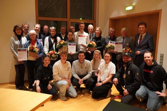 Die diesjährigen Preisträgerinnen und Preisträger des Kulturpreises der Stadt Lingen (Ems).