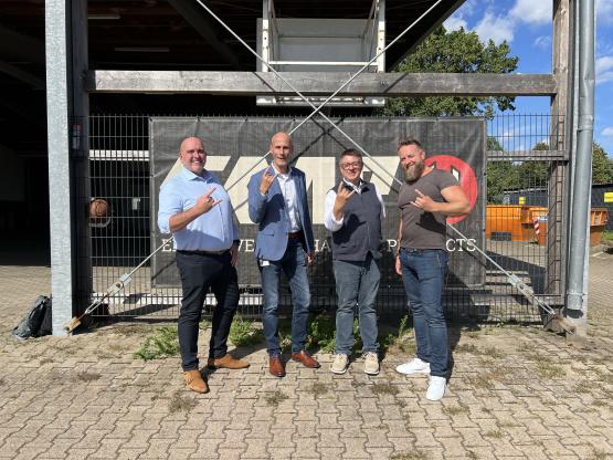 (v.l.n.r.:) George Bulters (Site Manager, Bleckmann), Tom Wijlens (COO North Netherlands, Bleckmann), Fred Casimir (President, whynow Europe) und Tom Kuper (Managing Director, EMP)