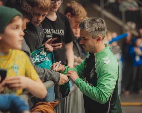 Finn Bartels und Fans 