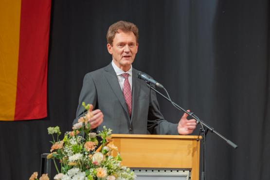 Mit persönlichen Worten blickte Dieter Krone auf seine 16-jährige Amtszeit zurück und dankte allen, die ihn auf diesem Weg begleitet hatten.