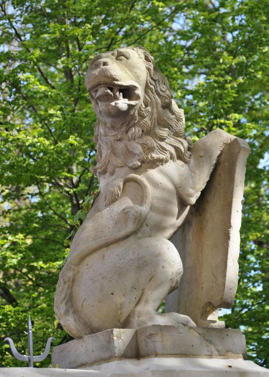 Löwe als Schildhalter am Haus Danckelmann.