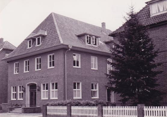 Das Hans-Böckler-Haus direkt nach seiner Fertigstellung im September 1951 (Stadtarchiv Lingen/ Schelm)