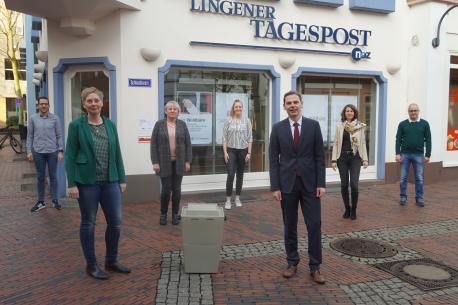 Das Wahlbüro der Stadt Lingen ist ab sofort in die Schlachterstraße 6 zu finden: (v. li.) Fabian Jäger, Sandra Foppe, Ulrike Els-Tüchter, Jule Marx, Erster Stadtrat und Stadtwahlleiter Stefan Altmeppen, Katrin Möllenkamp und Frank Schöttmer. 