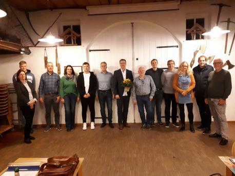 Folgende Mitglieder gehören dem neuen Ortsrat Brögbern an: (v. li.) Annette Wintermann (CDU, kooptiertes Mitglied), Philipp Budden (CDU), Hermann-Otto Wiegmann (SPD, kooptiertes Mitglied), Christel Pollmann (CDU), Till Wiegmann (SPD), Dietmar Helmes (stellv. Ortsbürgermeister, CDU), Michael Teschke (Ortsbürgermeister, CDU), Wolfgang Talle (SPD), Frank Jansen (CDU), Ulrich Hausdorf (CDU), Annette Koop (SPD), Heiner Krämer (SPD) und Jürgen Welle (Die Grünen).