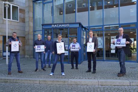 Frank Eichholt (Christophoruswerk Lingen), Marco Hinken, Andreas
Witt, Petra Bayer, Karsten Reiss, Oberbürgermeister Dieter Krone, Frank Botterschulte (alle Stadt
Lingen) 