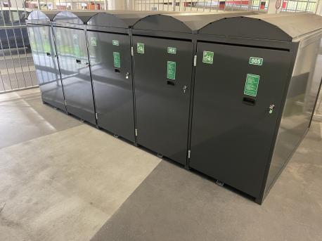 In den neuen Fahrradboxen können die Radfahrer ihr Fahrrad sicher und trocken abstellen.