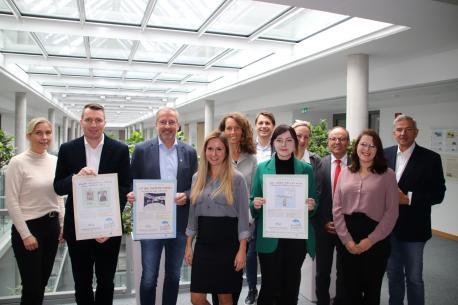 Auf die diesjährige KinderCampus-Reihe mit Vorlesungen zu drei spannenden Themen am Campus Lingen freuen sich die Verantwortlichen seitens der Hochschule Osnabrück sowie die Sponsorinnen und Sponsoren. Anmeldungen sind ab sofort möglich.