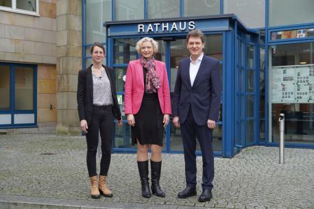 Oberbürgermeister Dieter Krone und Stadträtin Katrin Möllenkamp hießen Anne Christin Bruns im Rathaus willkommen.