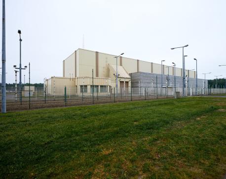 „Das Zwischenlager der BGZ am Standort Lingen. Hier werden seit 2002 Brennelemente aus dem Kernkraftwerk Emsland sicher verpackt in CASTOR-Behältern aufbewahrt.“ 