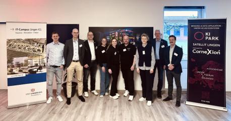 Reihe v.l.n.r.: Jonas Berger (Stadt Lingen Ems), Konstantin Klein (Arvato Systems), Stefan Fangmeyer (Hänsch GmbH), Vivien
Meiners (CorneXion GmbH), Darleen Bohnes (CorneXion GmbH), Andreas Bernaczek (CorneXion GmbH), Sandra Prekel (Stadt
Lingen Ems), Ludger Dopp (Hänsch GmbH), Clemens Binder (KI Park e.V.