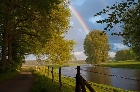 Regenbogen an der Ems bei Beversundern; Natur; grün